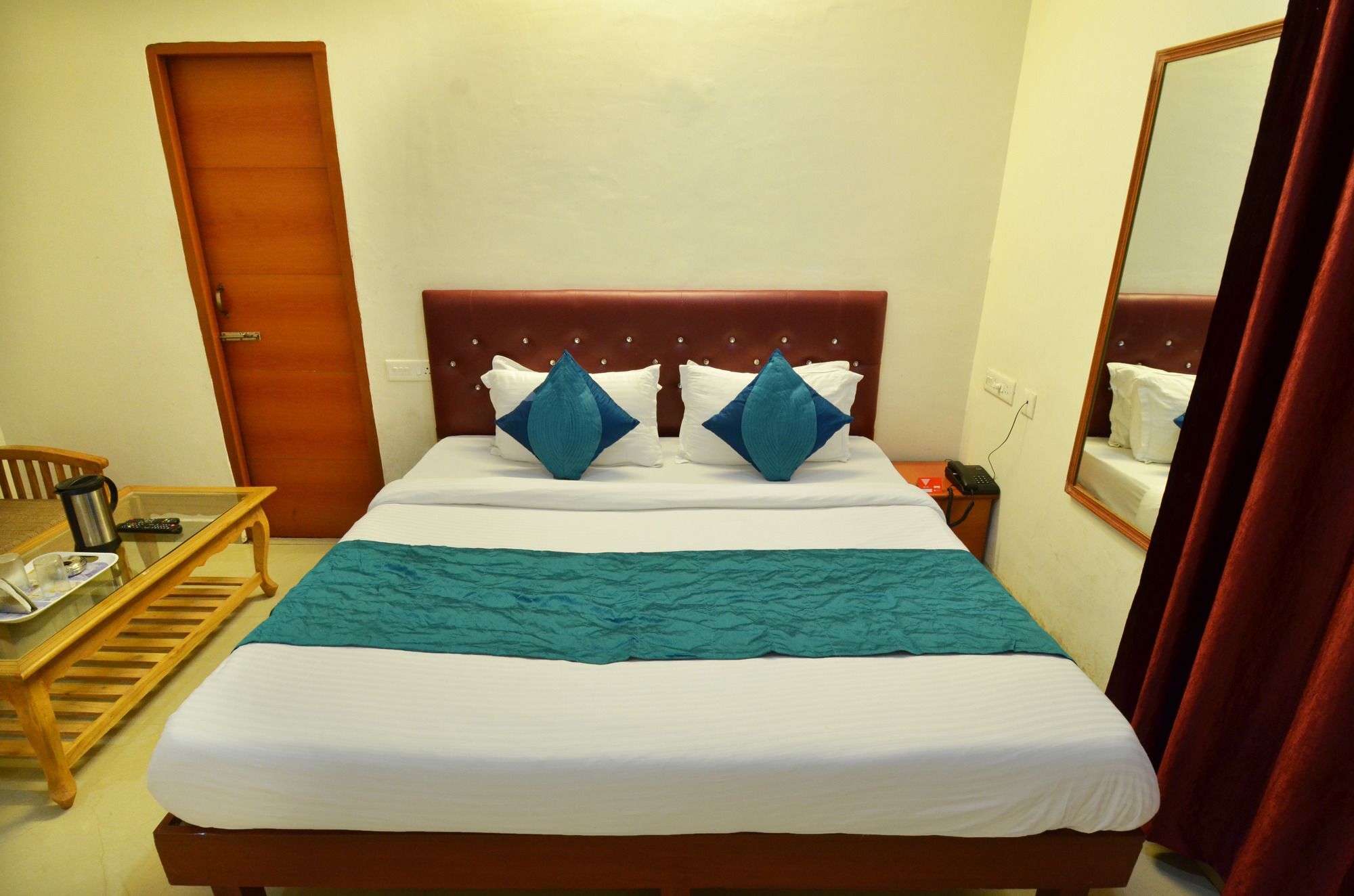 Oyo Platinum Inn Nayagaon Екстериор снимка