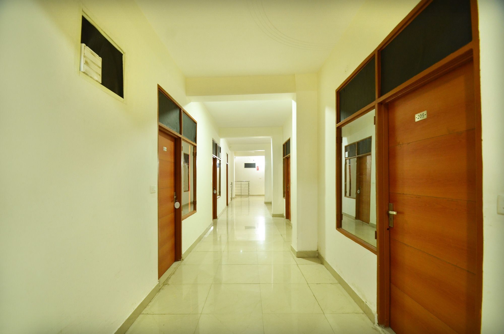 Oyo Platinum Inn Nayagaon Екстериор снимка